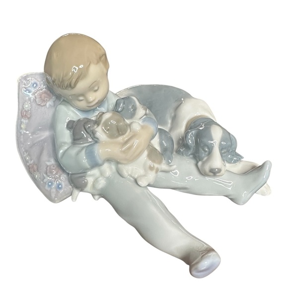 Lladro “Sweet Dreams” Porcelain Child with Puppies model no 1535 - Picture 1 of 7
